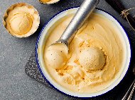 Рецепта Домашен сладолед с крема сирене без машина (с миксер)